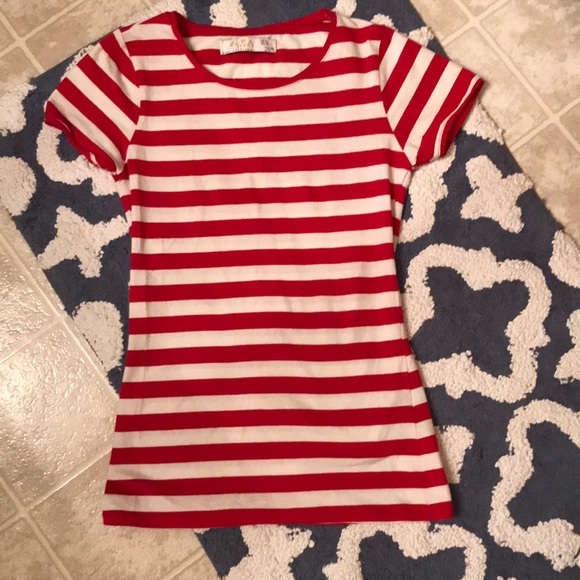 Zara Basics Tee - Picture 1 of 5